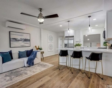 2705 Dennis Lane - Photo Thumbnail 2