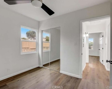 2705 Dennis Lane - Photo Thumbnail 10