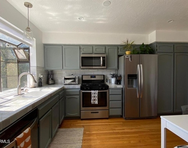 754 Fremont Villas - Photo Thumbnail 6
