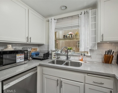 17906 River Circle - Photo Thumbnail 13