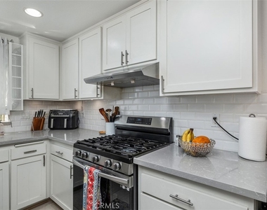 17906 River Circle - Photo Thumbnail 12