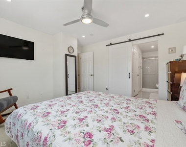 17906 River Circle - Photo Thumbnail 21