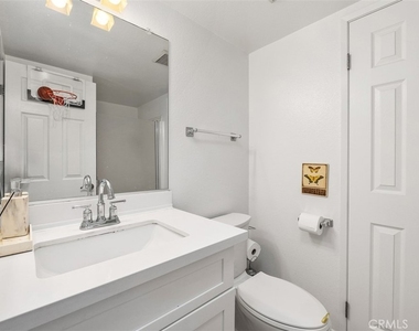 17906 River Circle - Photo Thumbnail 17