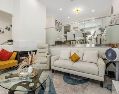 17906 River Circle - Photo Thumbnail 8