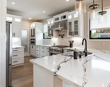 32 Dauphin - Photo Thumbnail 12