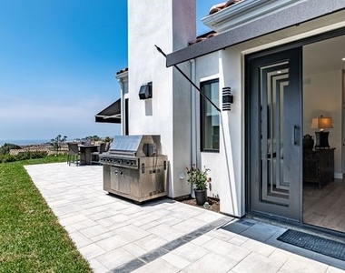 32 Dauphin - Photo Thumbnail 5