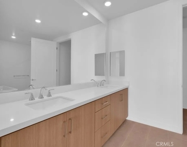 3614 Rivington - Photo Thumbnail 9