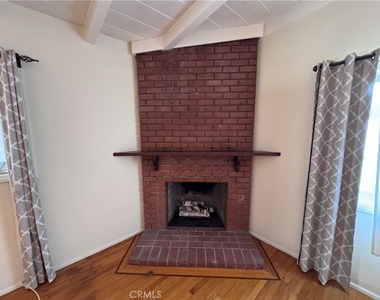 1821 Glenneyre Street - Photo Thumbnail 8