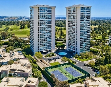 2222 Avenue Of The Stars - Photo Thumbnail 5