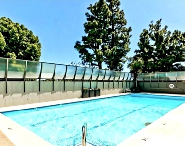 2222 Avenue Of The Stars - Photo Thumbnail 8
