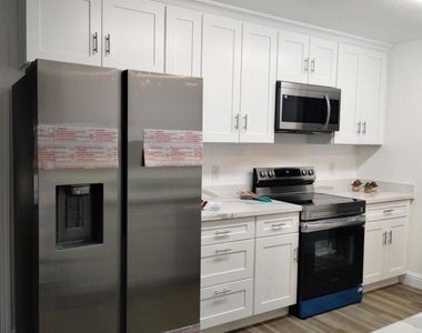 637 Grambling Court - Photo Thumbnail 8