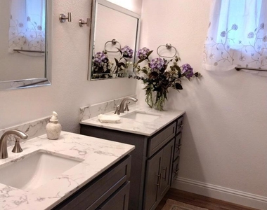 637 Grambling Court - Photo Thumbnail 14