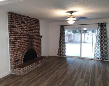 637 Grambling Court - Photo Thumbnail 10