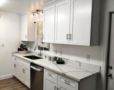 637 Grambling Court - Photo Thumbnail 9