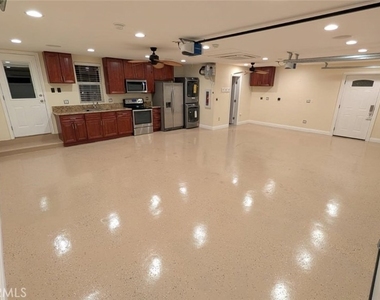 1167 Judson St - Photo Thumbnail 4