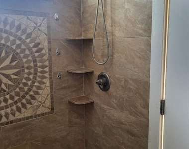 1167 Judson St - Photo Thumbnail 7