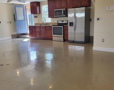 1167 Judson St - Photo Thumbnail 10
