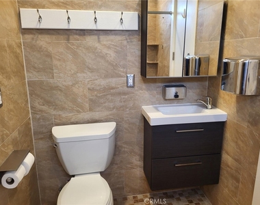 1167 Judson St - Photo Thumbnail 9