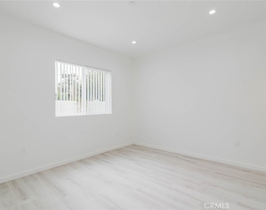 10938 Olinda Street - Photo Thumbnail 11