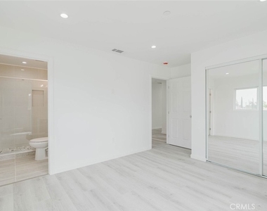 10938 1/2 Olinda Street - Photo Thumbnail 12