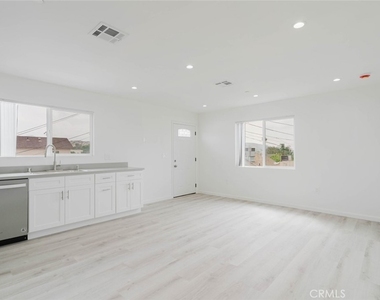 10938 1/2 Olinda Street - Photo Thumbnail 5