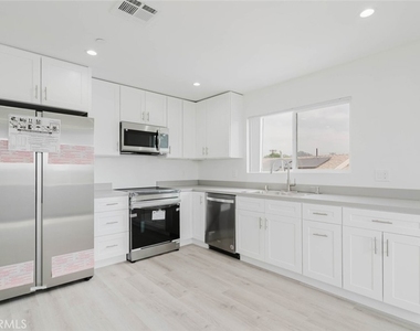 10938 1/2 Olinda Street - Photo Thumbnail 6