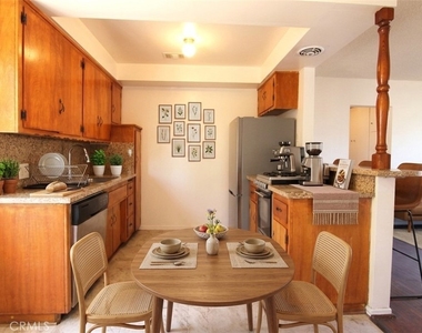 308 N Primrose Avenue - Photo Thumbnail 6