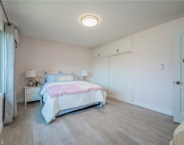114 E Dexter Street - Photo Thumbnail 10