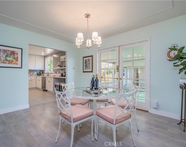114 E Dexter Street - Photo Thumbnail 5