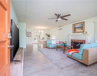 114 E Dexter Street - Photo Thumbnail 4
