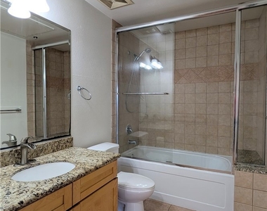 214 S Alexandria Avenue - Photo Thumbnail 6