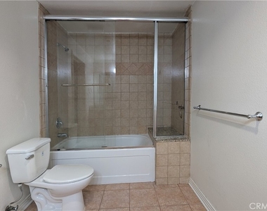 214 S Alexandria Avenue - Photo Thumbnail 12