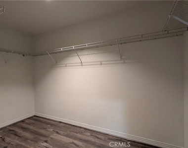 214 S Alexandria Avenue - Photo Thumbnail 9