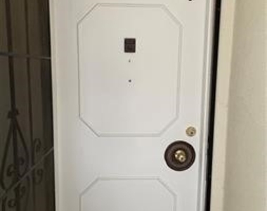 1141 Pine - Photo Thumbnail 4