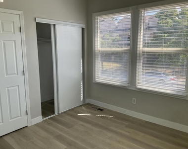 618 W 7th St. - Photo Thumbnail 5