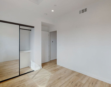 16010 Cantlay Street - Photo Thumbnail 7