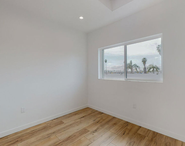 16010 Cantlay Street - Photo Thumbnail 9