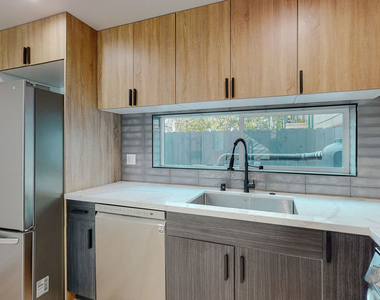 16010 Cantlay Street - Photo Thumbnail 2