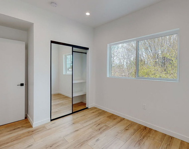 16010 Cantlay Street - Photo Thumbnail 12
