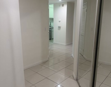 500 S Berendo Street - Photo Thumbnail 2