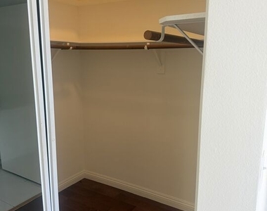 500 S Berendo Street - Photo Thumbnail 7