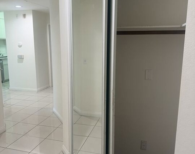 500 S Berendo Street - Photo Thumbnail 3