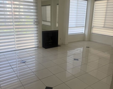500 S Berendo Street - Photo Thumbnail 4