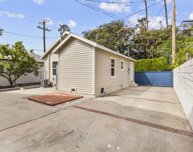 135 1/2 S Dillon Street - Photo Thumbnail 1