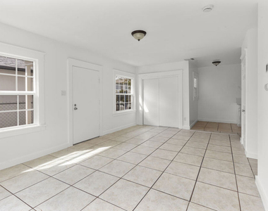 135 1/2 S Dillon Street - Photo Thumbnail 4