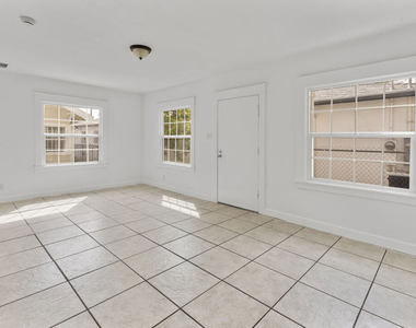 135 1/2 S Dillon Street - Photo Thumbnail 2