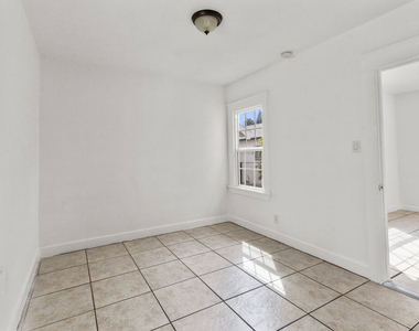 135 1/2 S Dillon Street - Photo Thumbnail 9