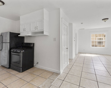 135 1/2 S Dillon Street - Photo Thumbnail 6