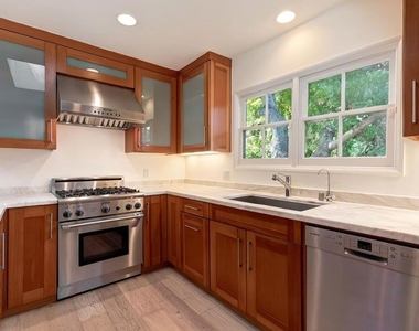 7586 Woodrow Wilson Drive - Photo Thumbnail 8