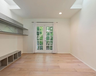 7586 Woodrow Wilson Drive - Photo Thumbnail 15